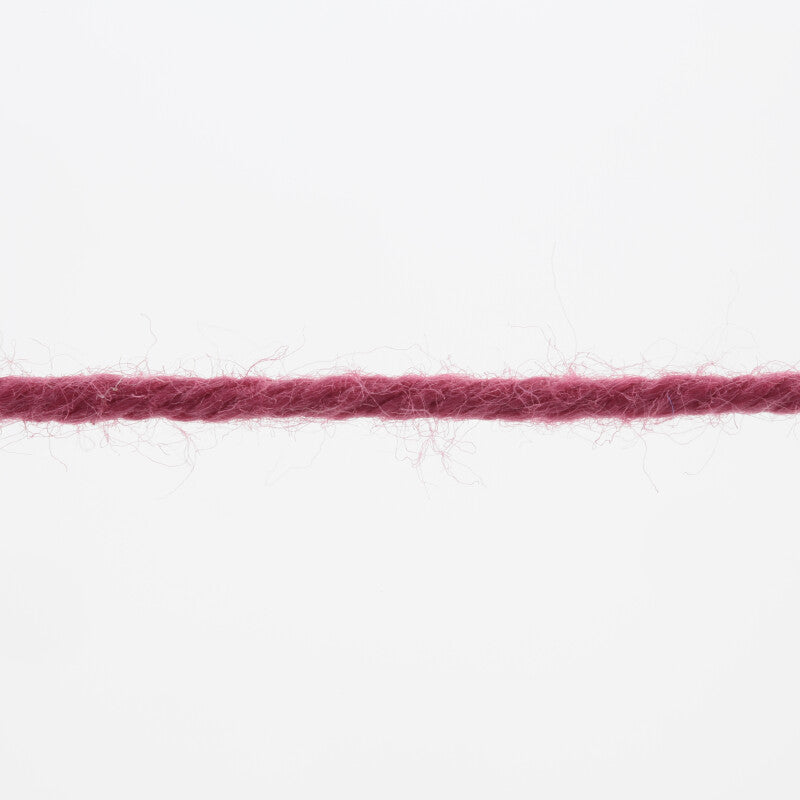 Lang Yarns Oceania – 50g / 140m – Burgundy (0061) – yarn texture
