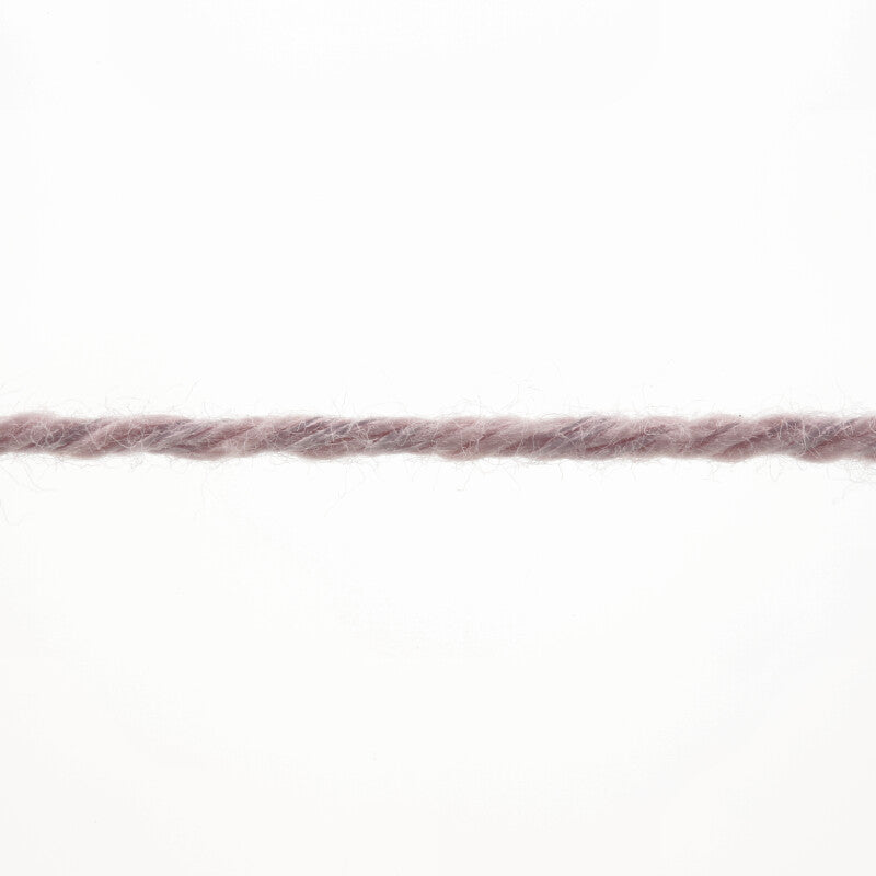 Lang Yarns Sweet – 50g / 135m – Oleander (0109) – yarn texture