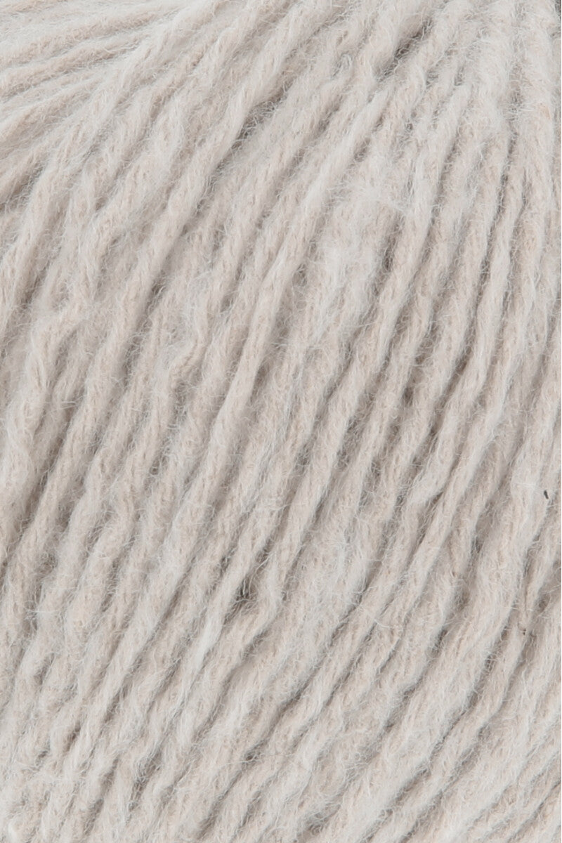 Lang Yarns Whisper – 50g / 125m – Beige (0026) – detail