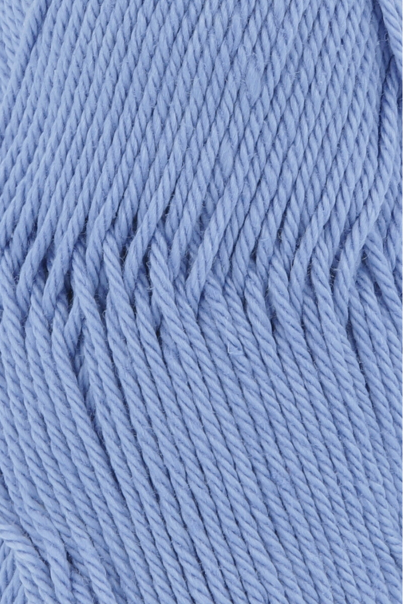 Lang Yarns Quattro – 50g / 120m – Cloud (0021) – detail