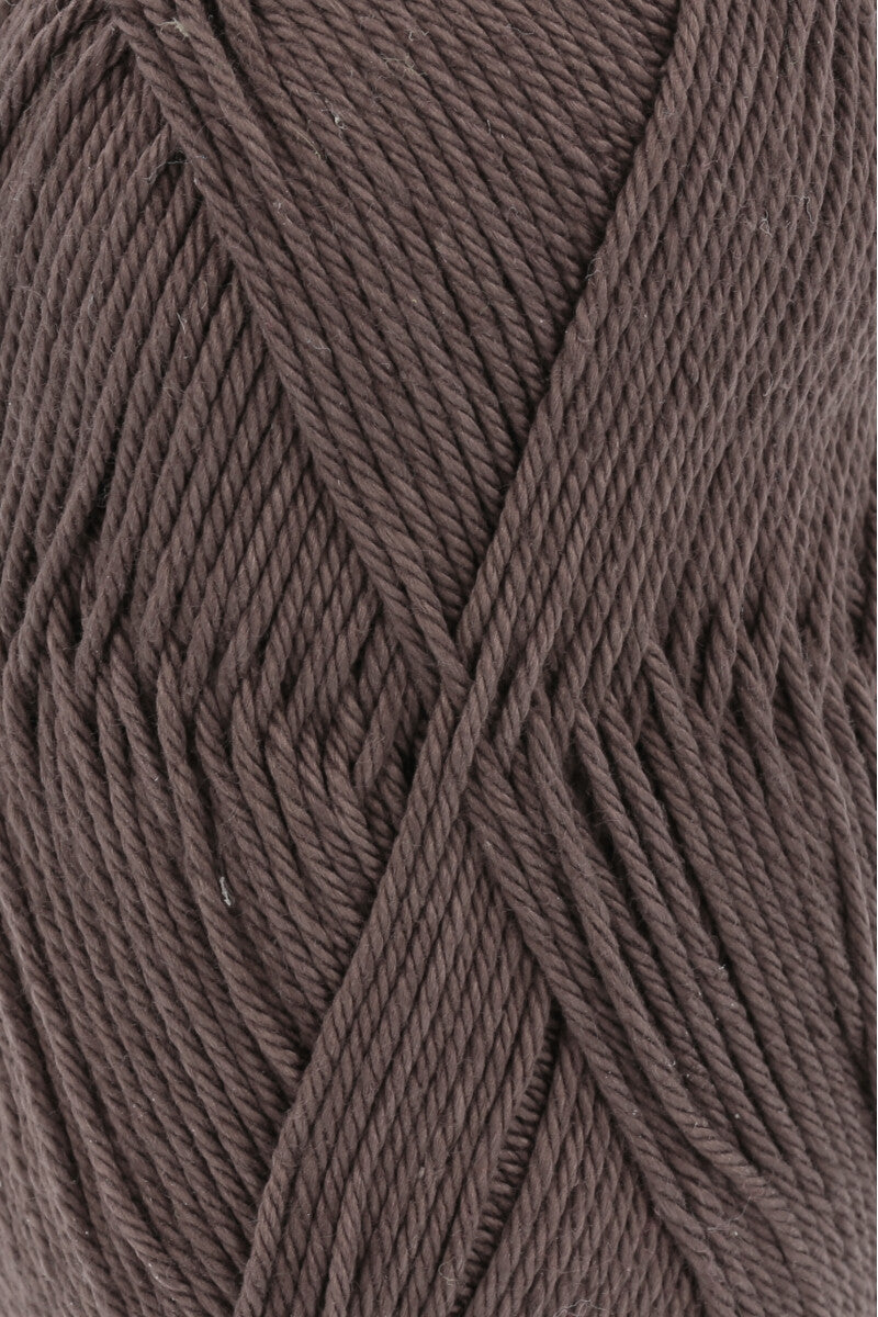 Lang Yarns Quattro – 50g / 120m – Brown (0068) – detail