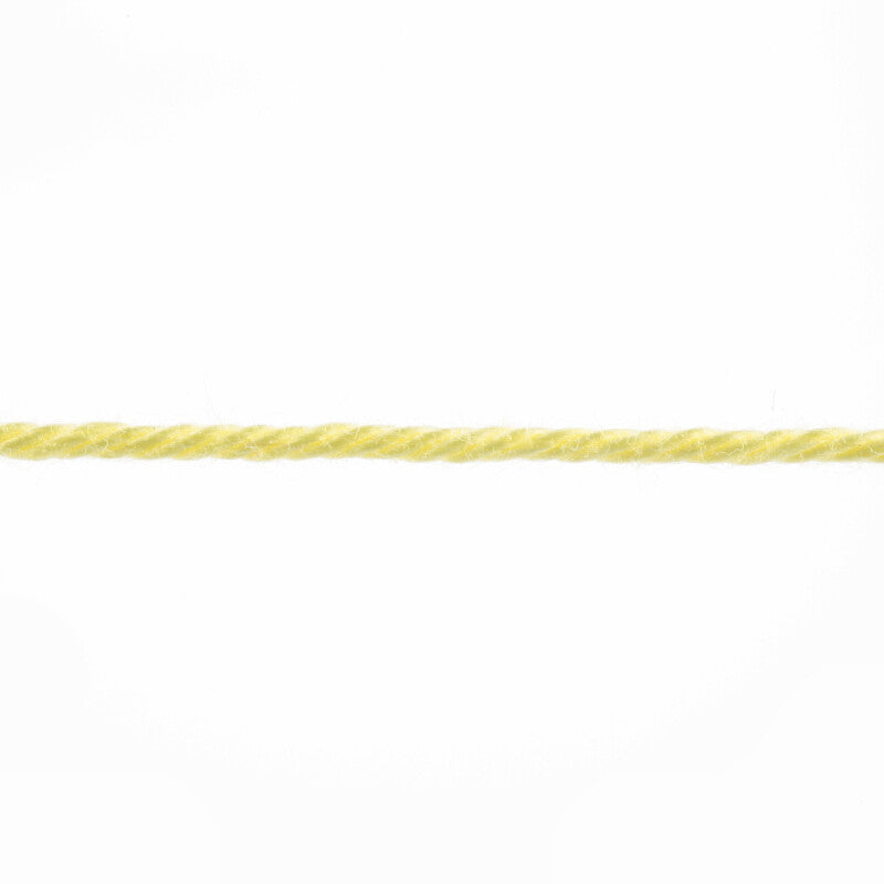 Lang Yarns Quattro – 50g / 120m – Light Yellow (0113) – yarn texture