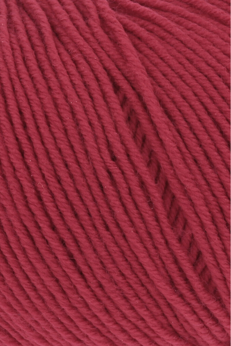 Lang Yarns Merino 150 Yarn, 150m / 50g – Hot Red (0160), yarn texture