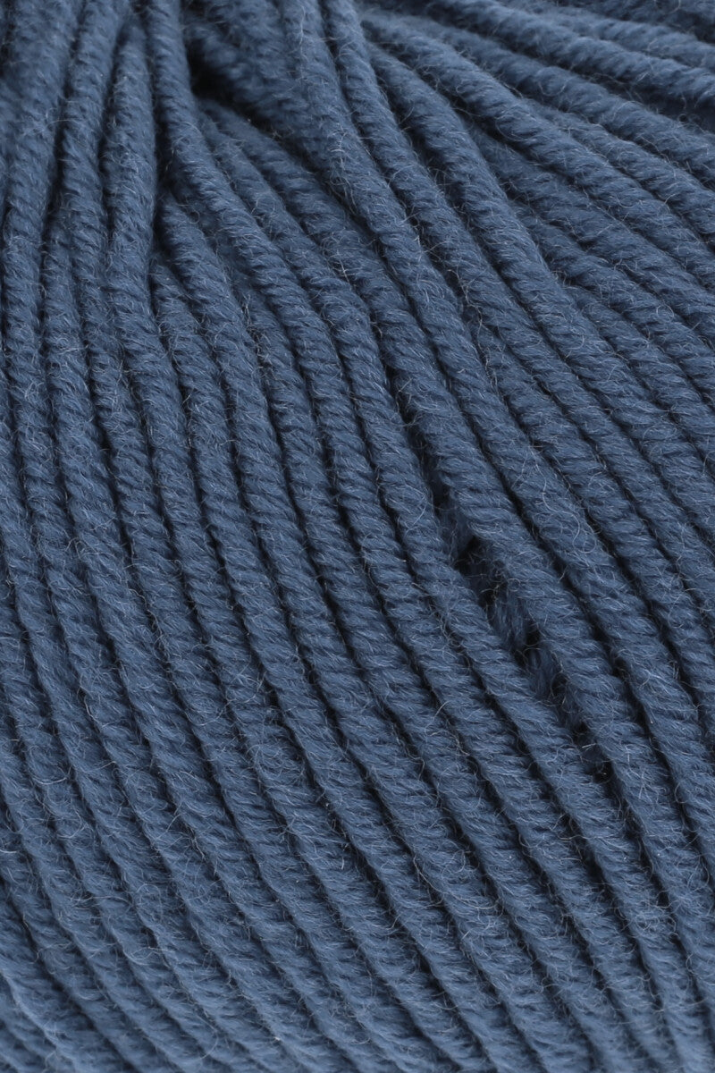Lang Yarns Merino 120 Yarn, 120m / 50g – Jeans (0034), yarn texture