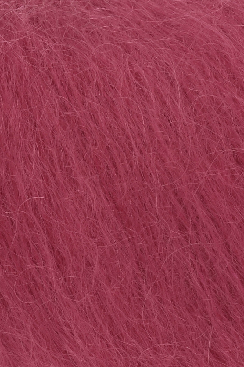 Lang Yarns Mohair Luxe Yarn, 175m / 25g – Geranium (0061), yarn texture