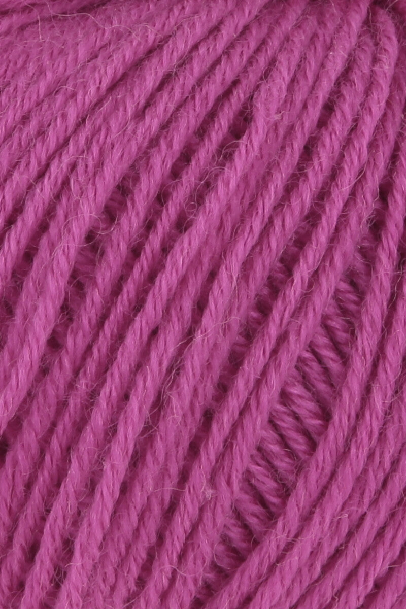 Lang Yarns Atlantis – 50g / 135m – Pink (0085) – detail