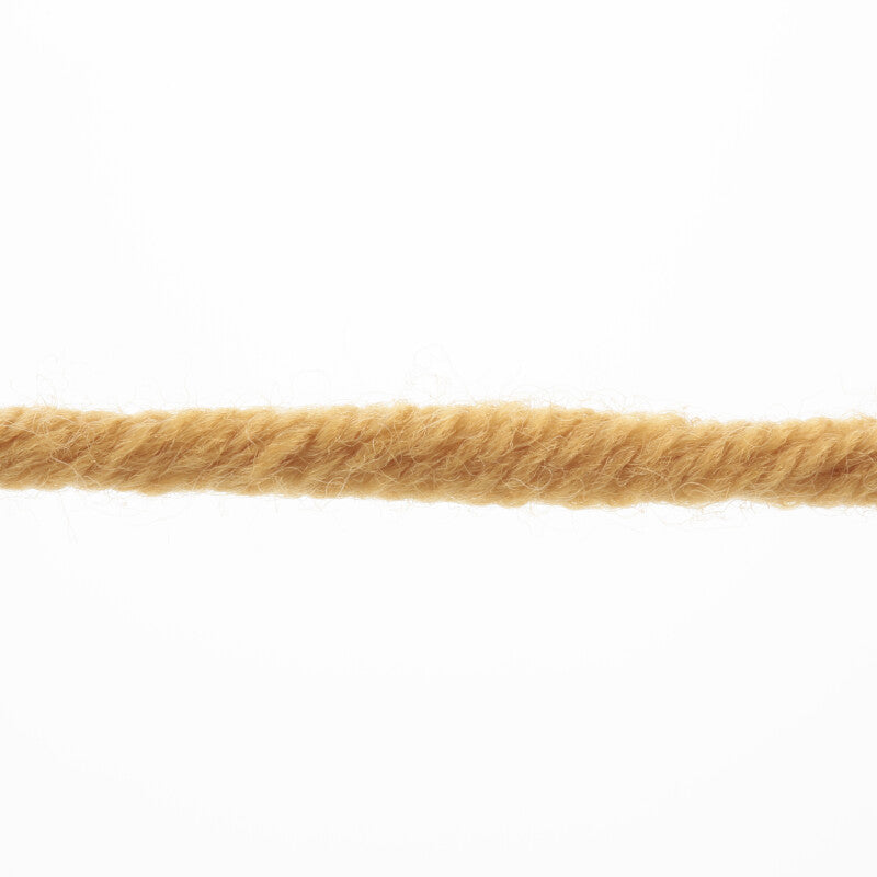 Lang Yarns Merino 70 – 50g / 70m – Gold (0050) – yarn texture