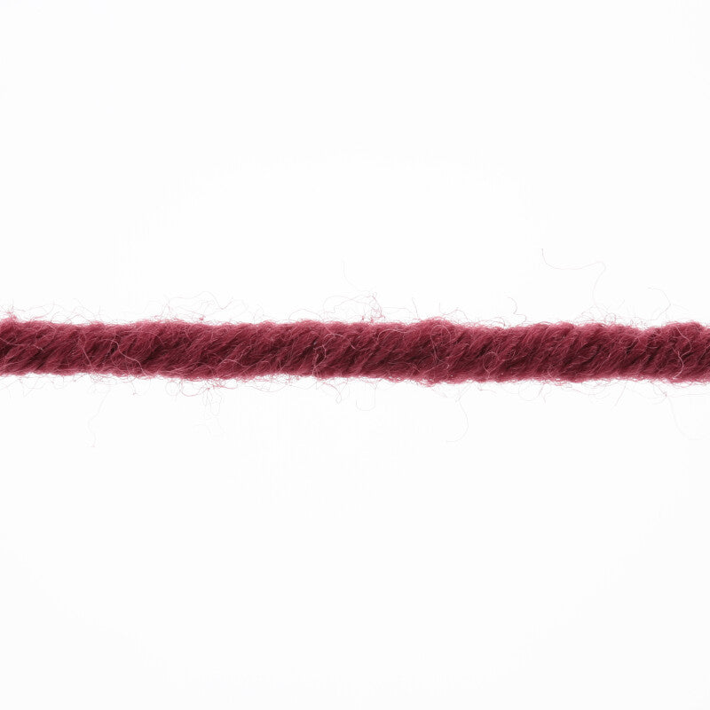Lang Yarns Merino 70 – 50g / 70m – Dark Red (0063) – yarn texture