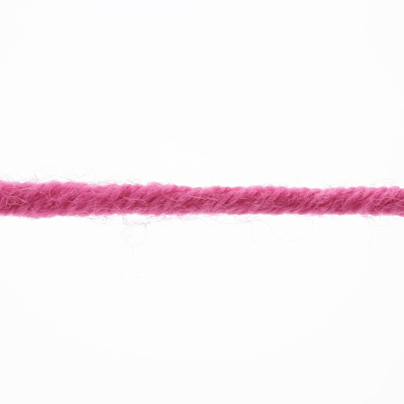 Lang Yarns Merino 70 – 50g / 70m – Pink (0285) – yarn texture