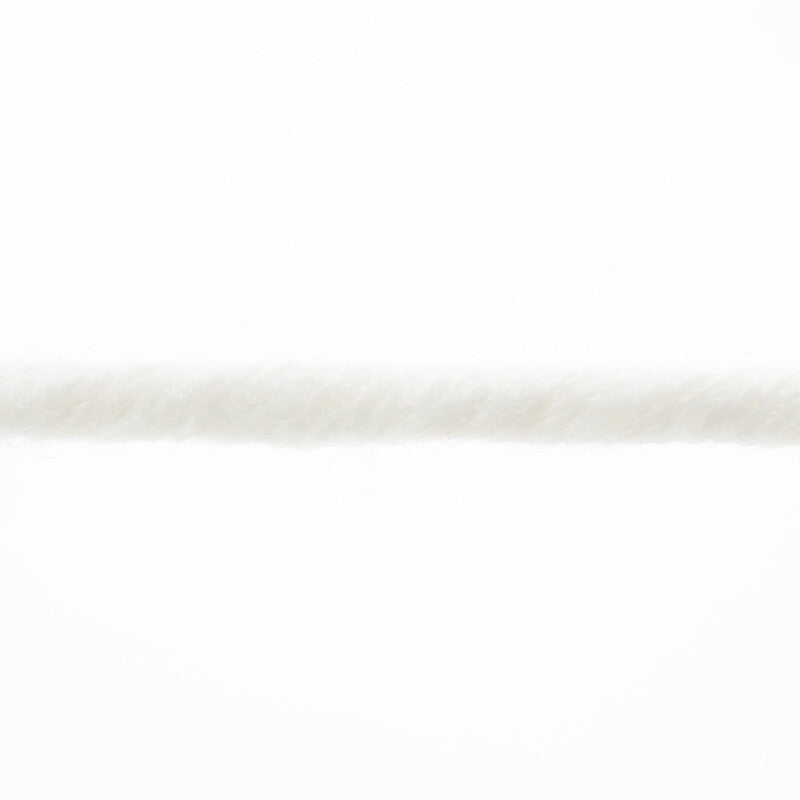 Lang Yarns Merino 50 – 100g / 90m – White (0001) – yarn texture