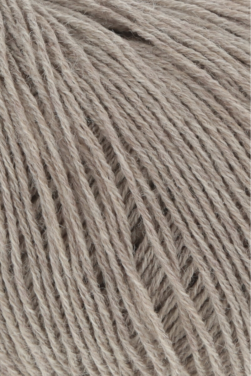 Lang Yarns Merino 400 Lace – 25g / 200m – Camel Mélange (0039) – detail