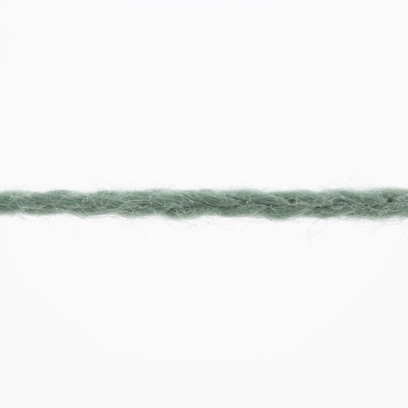 Lang Yarns Norma – 50g / 135m – Ivy (0093) – yarn texture