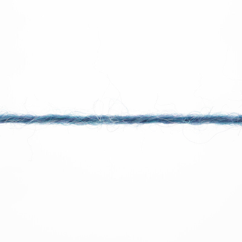 Lang Yarns Alpaca Soxx 4-ply Yarn, 390m / 100g – Light Blue Mélange (0020), yarn strand