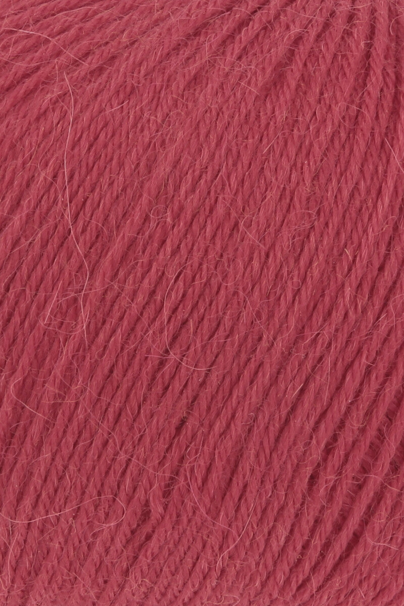 Lang Yarns Alpaca Soxx 4-ply Yarn, 390m / 100g – Red (0060), yarn texture