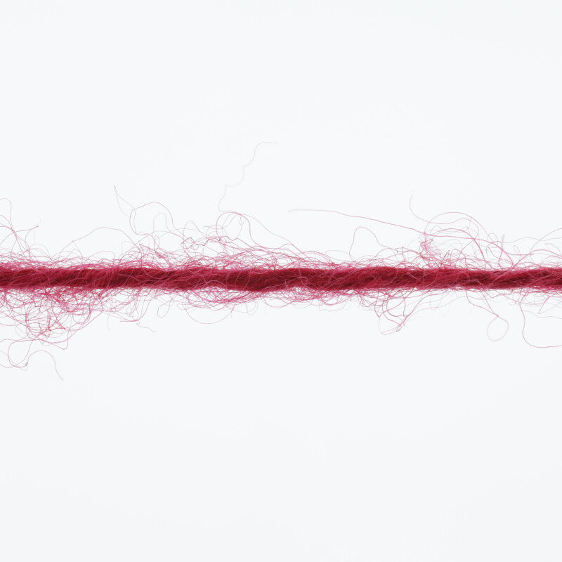 Lang Yarns Regina – 50g / 175m – Burgundy (0062) – yarn texture