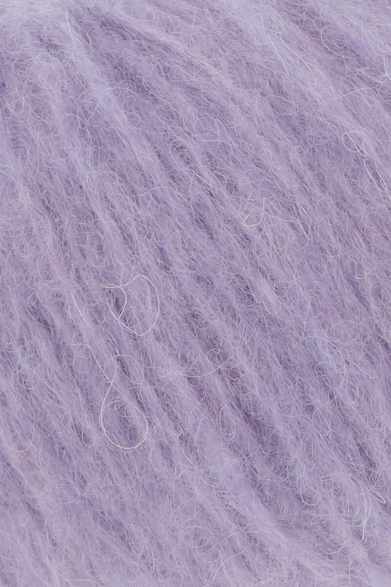 Lang Yarns Baby Lama – 50g / 120m – Lilac (0046) – detail
