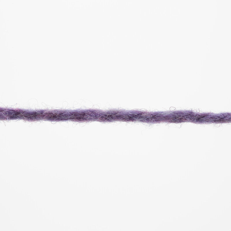Lang Yarns Donegal Woolen Spun Yarn, 105m / 50g – Lilac (0046), yarn strand