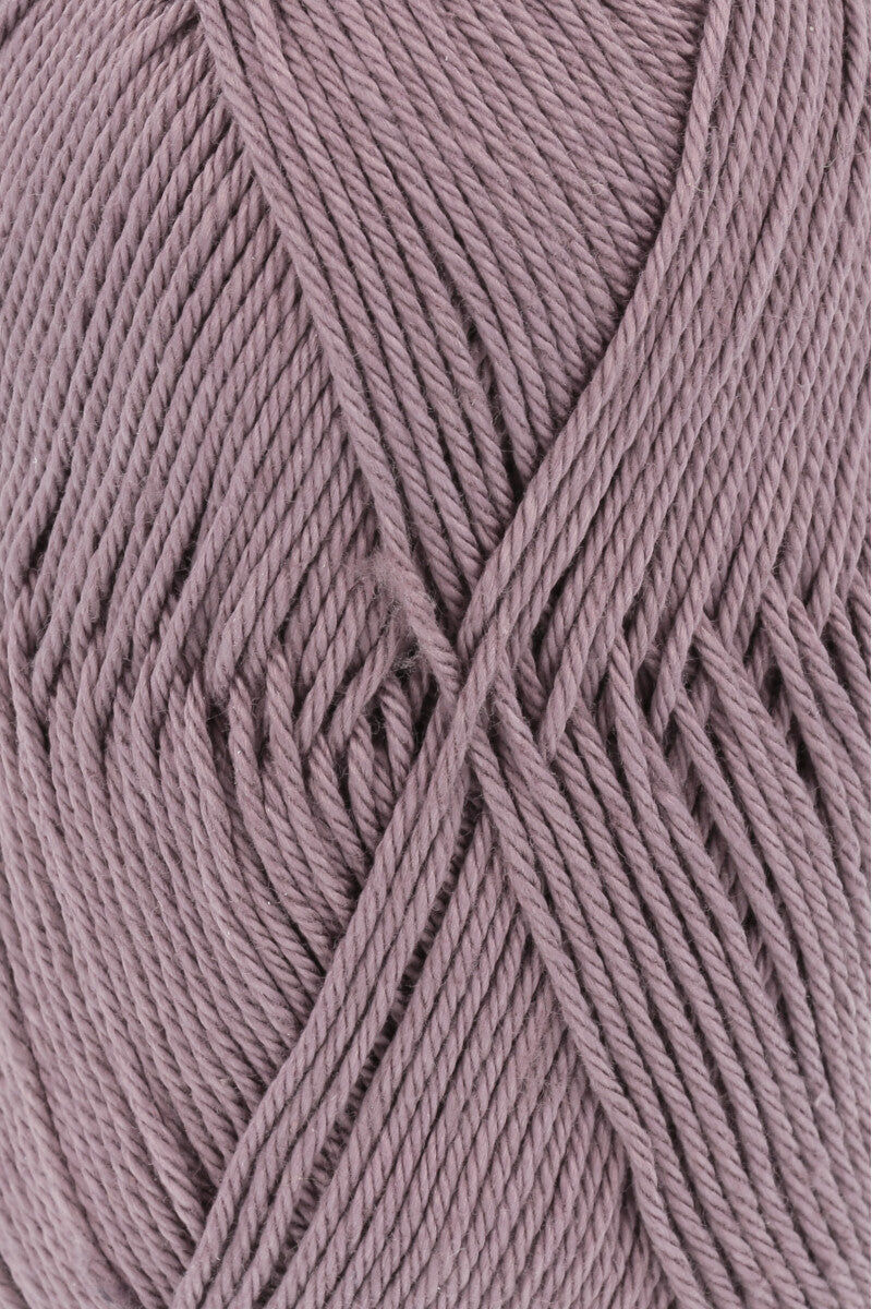 Lang Yarns Quattro – 50g / 120m – Dusky Pink (0048) – detail