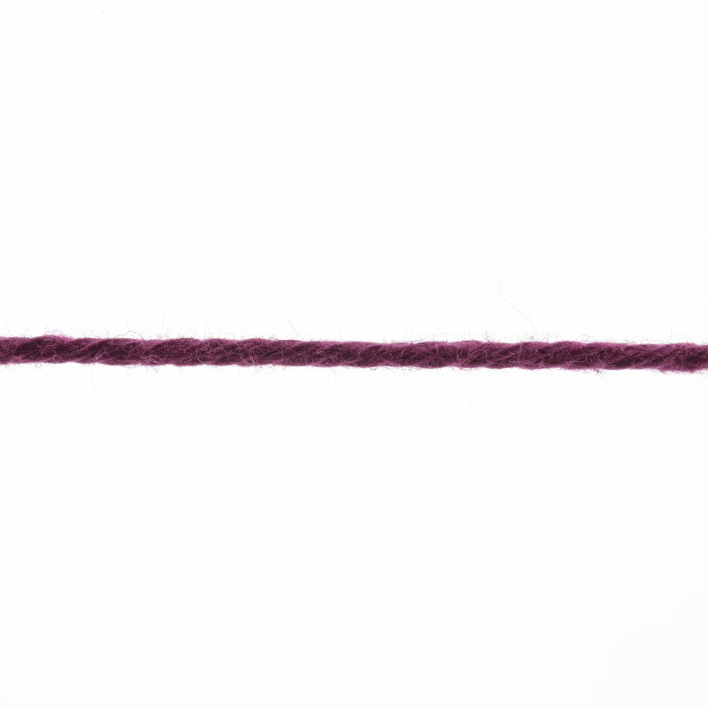 Lang Yarns Quattro – 50g / 120m – Light Bordeaux (0066) – yarn texture