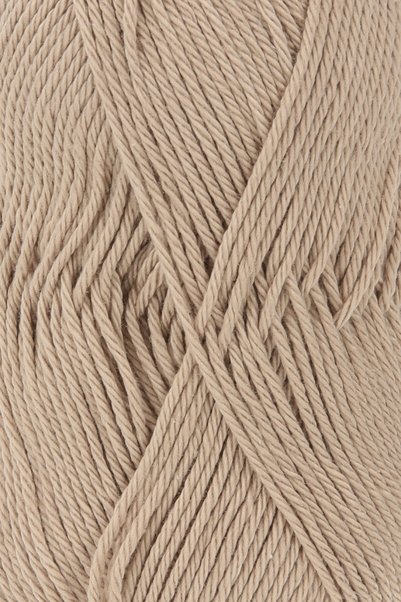Lang Yarns Quattro – 50g / 120m – Sand (0126) – detail