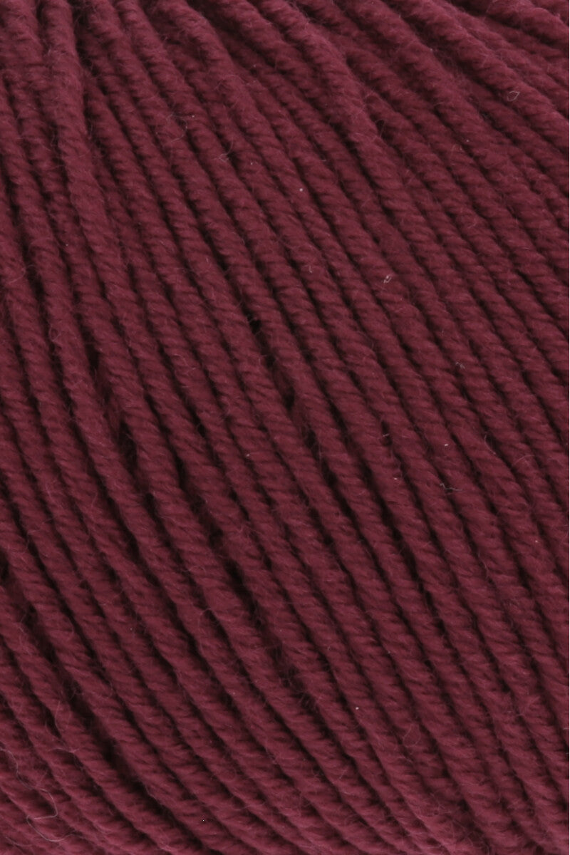Lang Yarns Merino 150 Yarn, 150m / 50g – Dark Red (0063), yarn texture