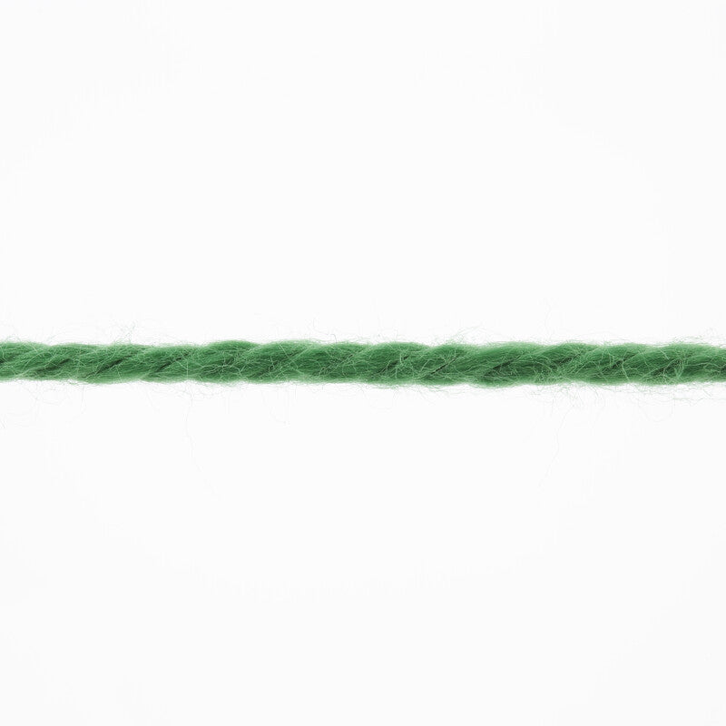 Lang Yarns Tissa – 50g / 80m – Grass (0016) – yarn texture