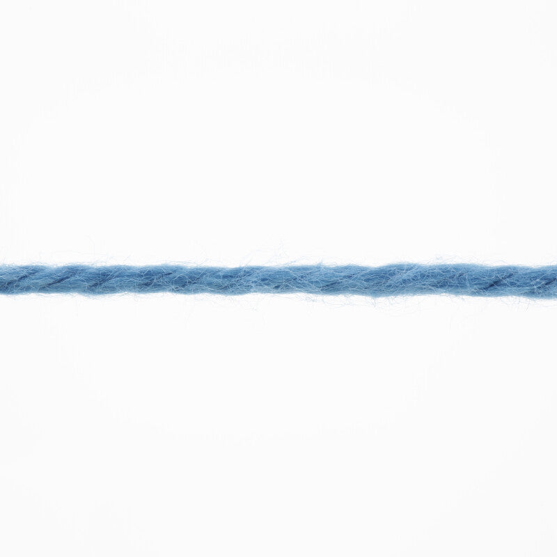 Lang Yarns Tissa – 50g / 80m – Blue (0033) – yarn texture