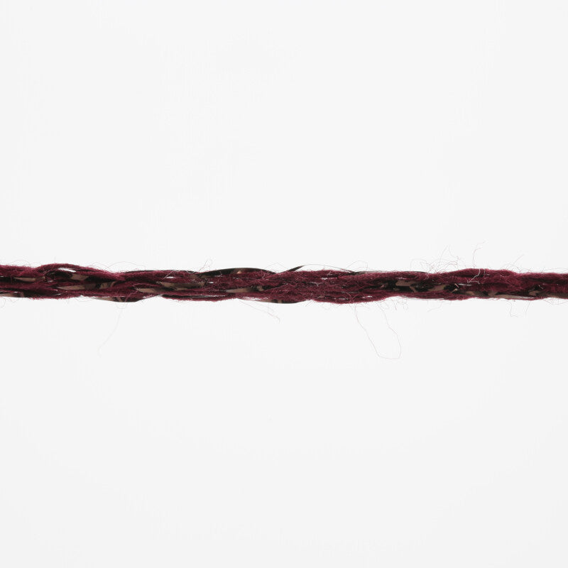 Lang Yarns Lamé Soft – 50g / 190m – Berry (0066) – yarn texture