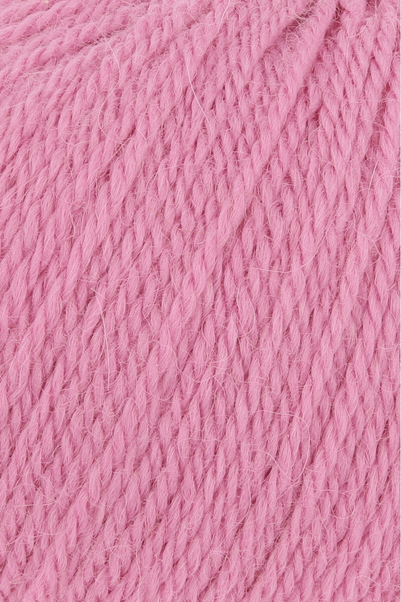 Lang Yarns Baby Alpaca Yarn, 170m / 50g – Light Pink (0165), yarn texture