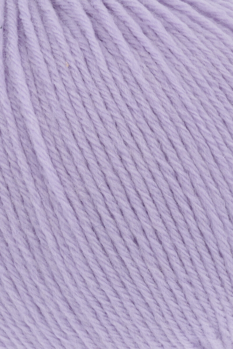 Lang Yarns Merino 200 Bébé Yarn, 203m / 50g – Lavender (0307), yarn texture