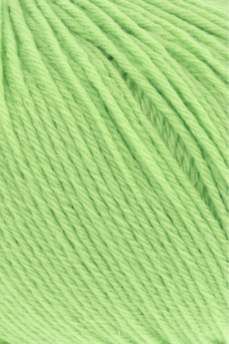 Lang Yarns Merino 200 Bébé Yarn, 203m / 50g – Apple (0316), yarn texture
