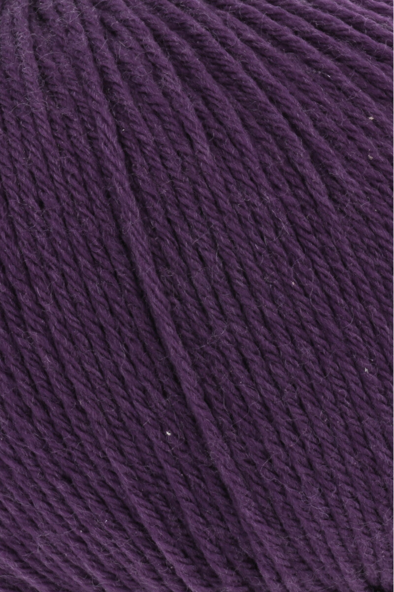 Lang Yarns Merino 200 Bébé Yarn, 203m / 50g – Purple (0347), yarn texture
