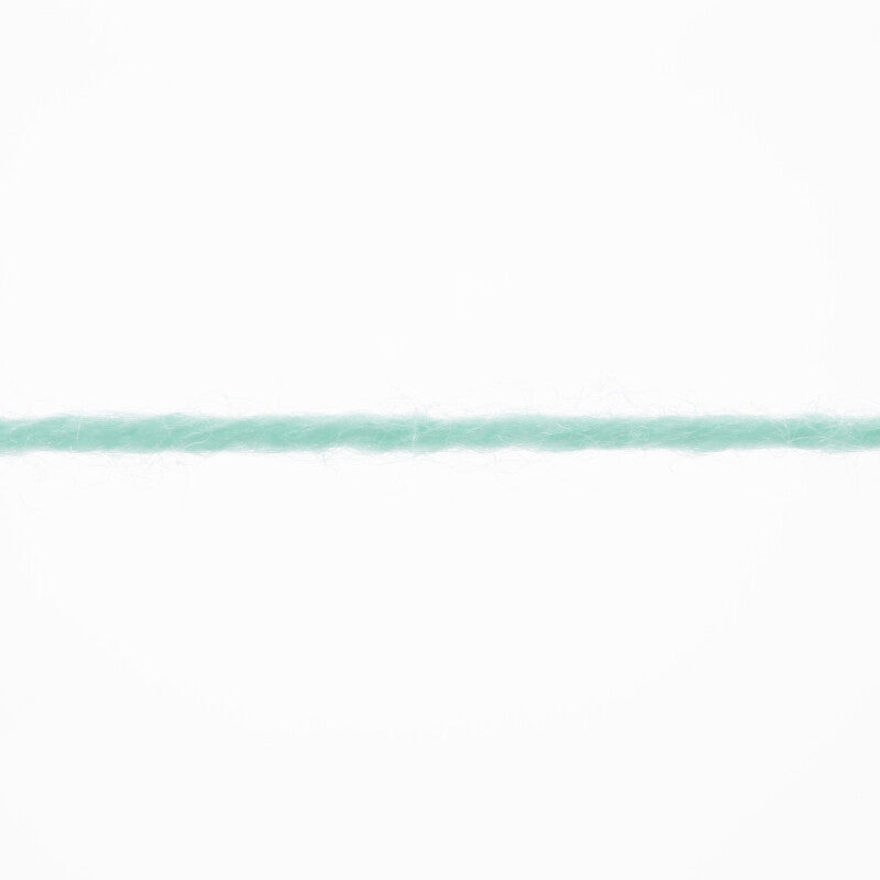 Lang Yarns Merino 200 Bébé Yarn, 203m / 50g – Emerald (0373), yarn strand