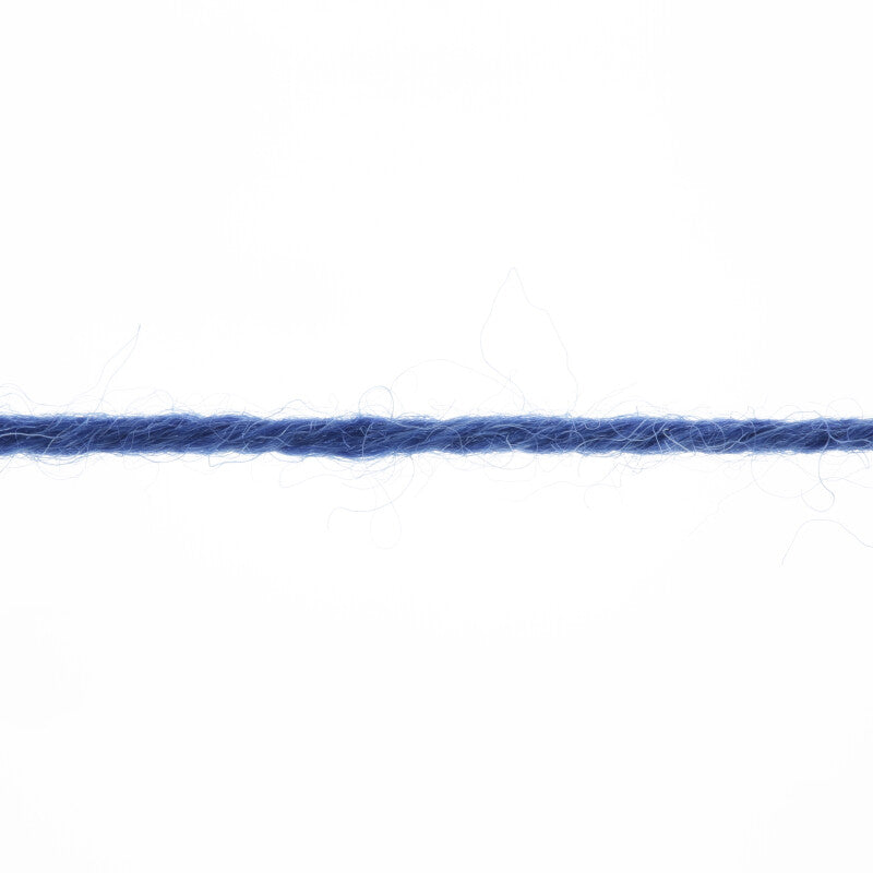 Lang Yarns Atlantis – 50g / 135m – Royal (0006) – yarn texture