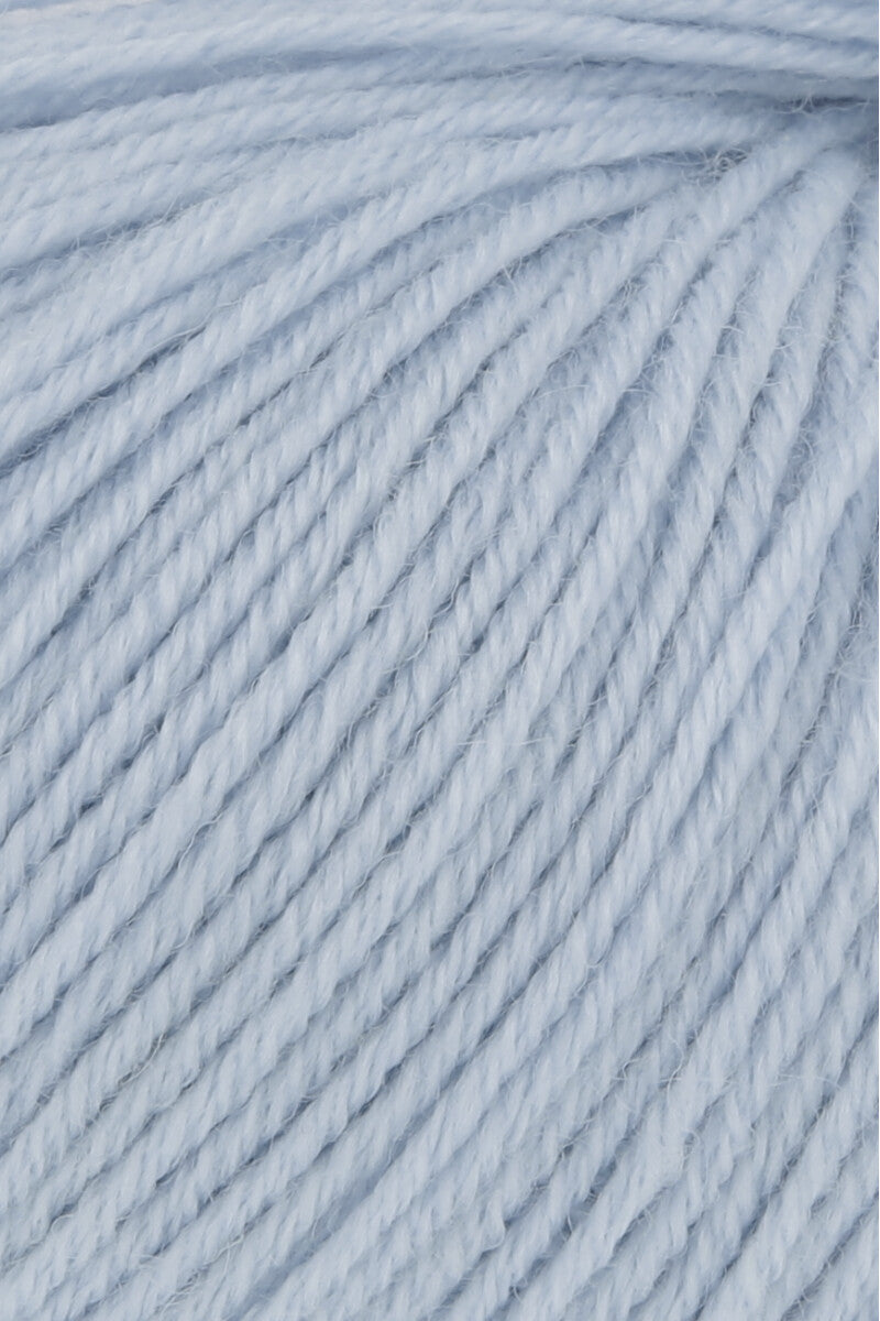 Lang Yarns Atlantis – 50g / 135m – Light Blue (0020) – detail