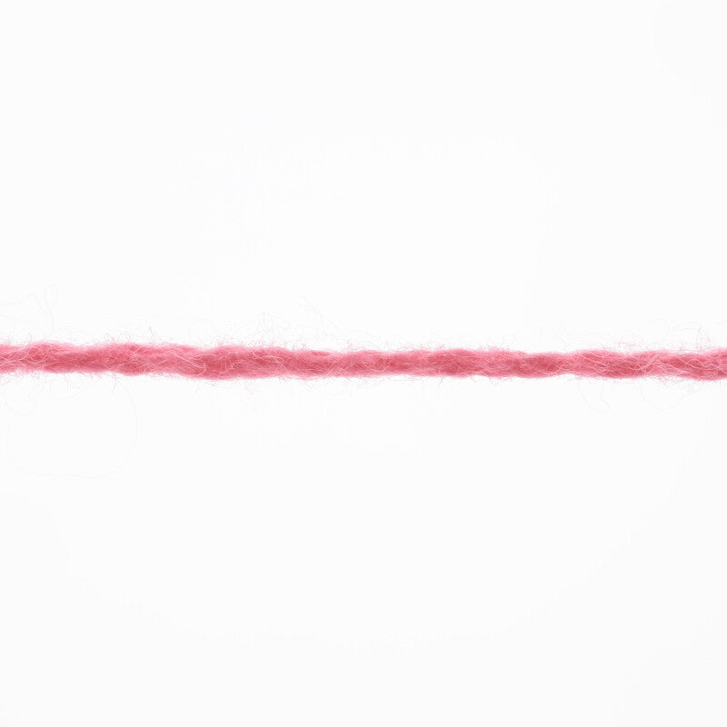 Lang Yarns Cashmere Premium Yarn, 115m / 25g – Watermelon (0028), yarn strand