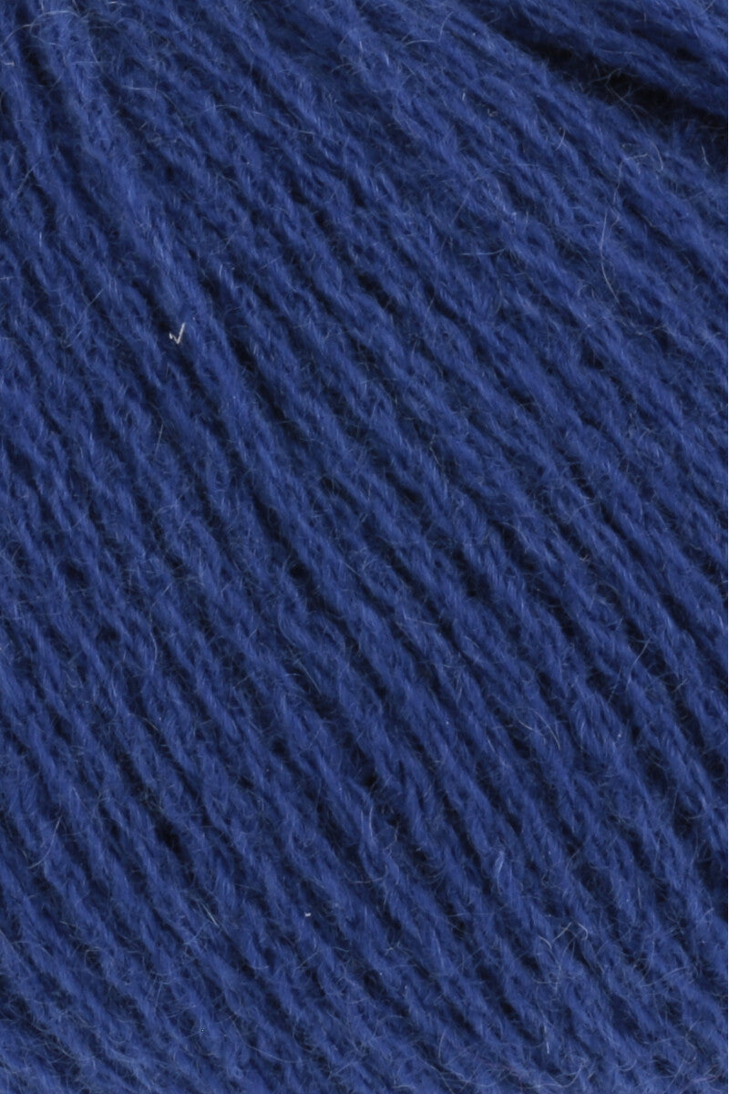 Lang Yarns Cashmere Premium Yarn, 115m / 25g – Dark Blue (0110), yarn texture
