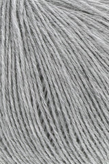 Lang Yarns Merino 400 Lace – 25g / 200m – Light Grey Mélange (0003) – detail