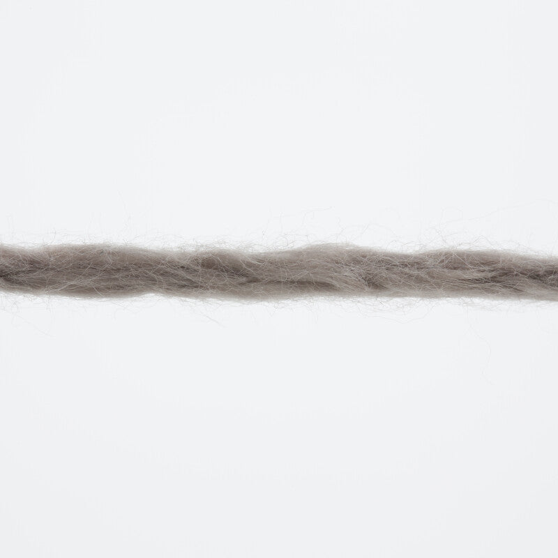 Lang Yarns Amira – 50g / 100m – Light Brown (0095) – yarn texture