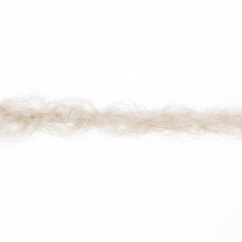 Lang Yarns Cashmere Light – 25g / 85m – Camel (0039) – yarn texture