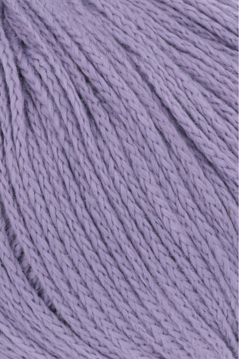 Lang Yarns Norma – 50g / 135m – Middle Purple (0046) – detail