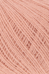 Lang Yarns Cashmere Extra Lace – 25g / 320m – Salmon (0030) – detail