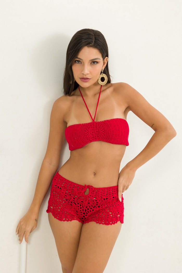 Circulo ANNE - 100% mercerized Cotton Yarn, 500m / 147g - Woman wearing a red crochet bikini against a white background