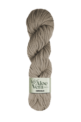 Circulo Aloe Vera Yarn 121m / 100g - Ball of yarn with Aloe Vera label on a white background